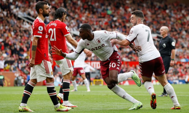 Manchester United bow to Aston Villa