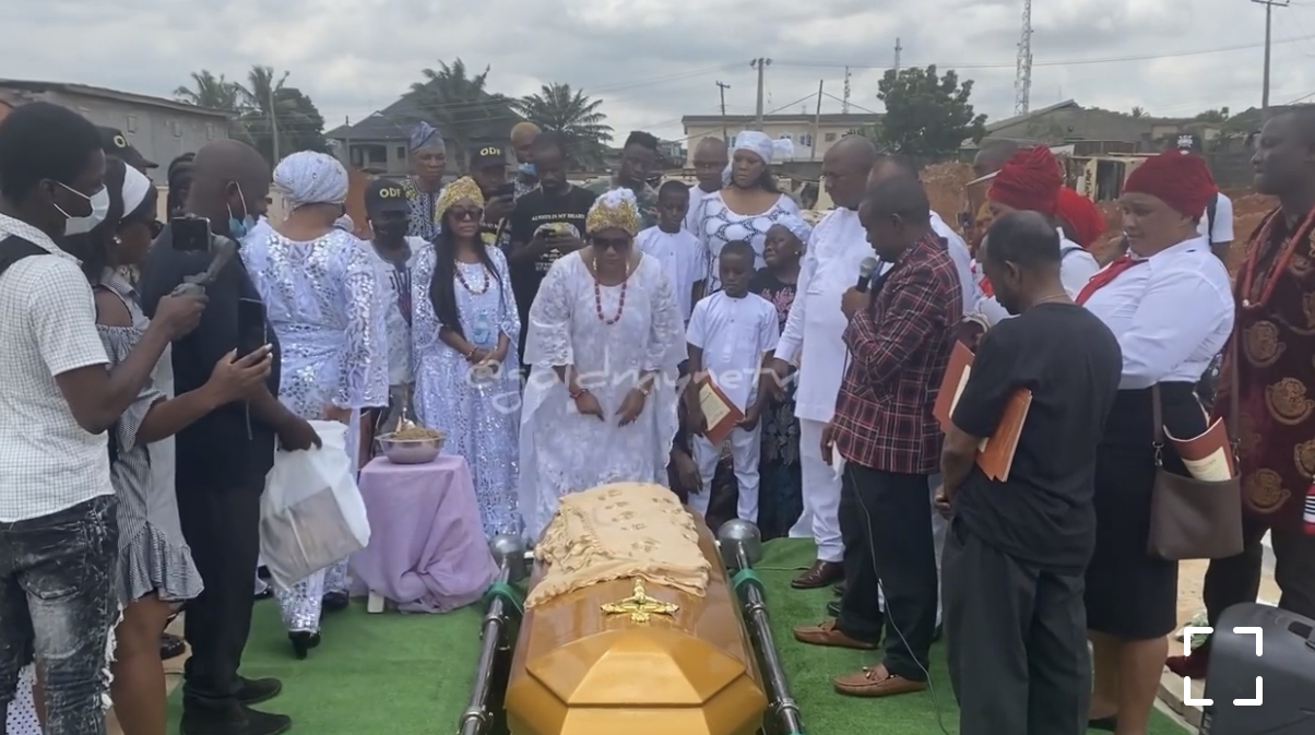 Nkechi Blessing-Sunday at her mother's burial