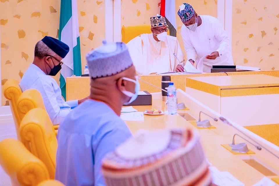 Buhari presiding over the FEC meeting