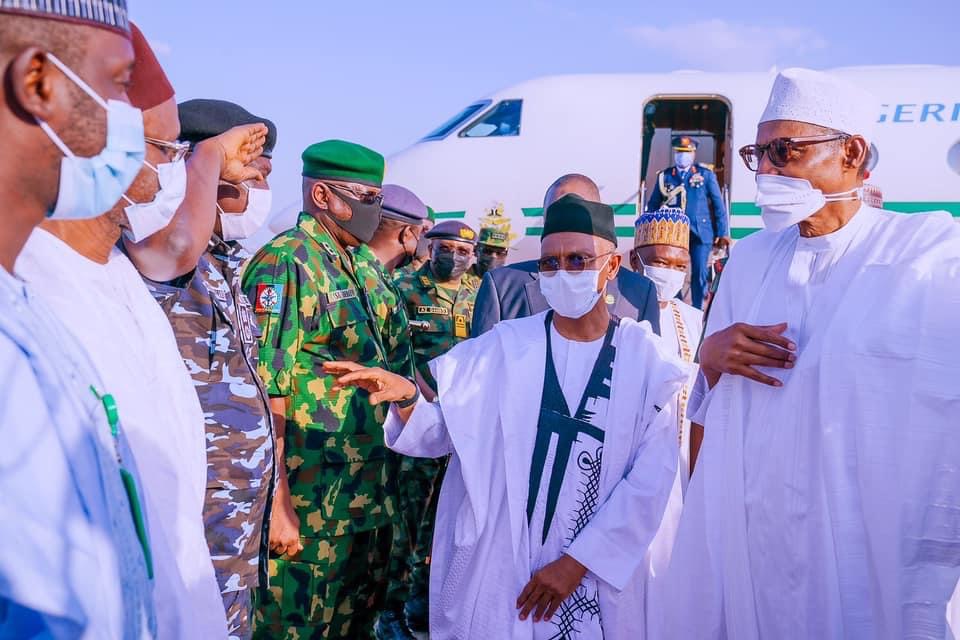 El-Rufai receives the president at the airport