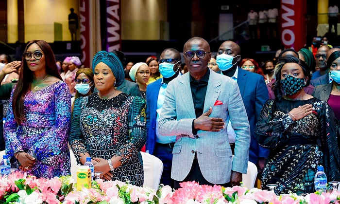 8833: L-R: Ogun State First Lady, Mrs Bamidele Abiodun; Wife of Lagos State Deputy Governor, Mrs Oluremi Hamzat; the State Governor, Mr Babajide Sanwo-Olu; his wife and Chairman, Committee of Wives of Lagos State Officials (COWLSO), Dr. Ibijoke Sanwo-Olu, during the Gala Night of the 21st National Women’s Conference of COWLSO, held at Eko Hotels and Suites, Victoria Island, Lagos, on Wednesday, October 27, 2021.