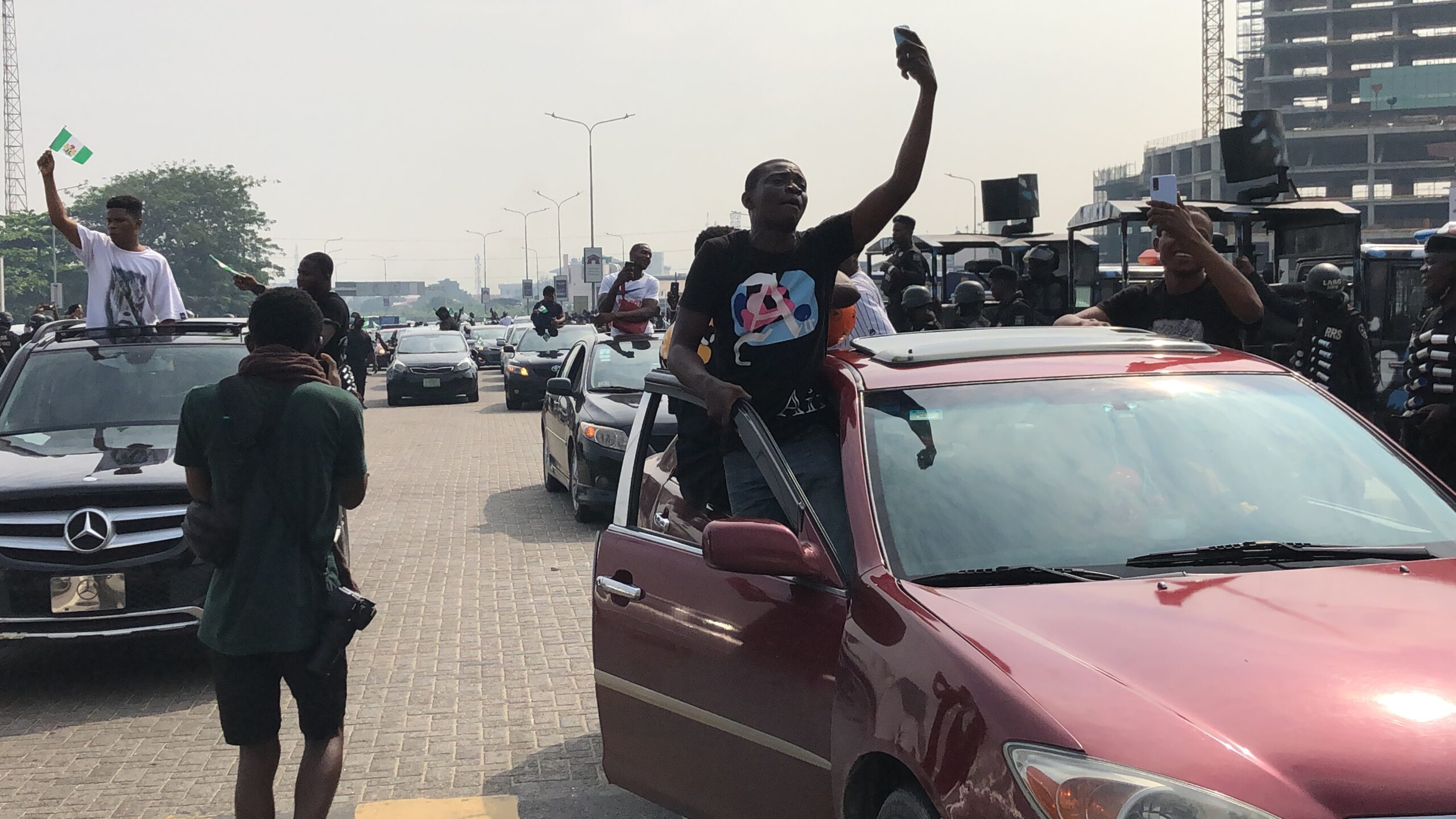 Protesters in procession in Lekki
