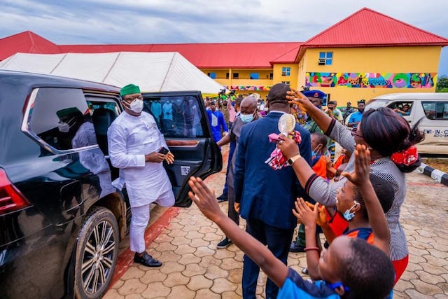 Fayemi being welcomed to the college