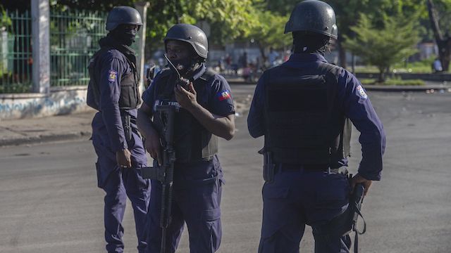 Haitian policemen in Port Au Prince: worried about kidnapping