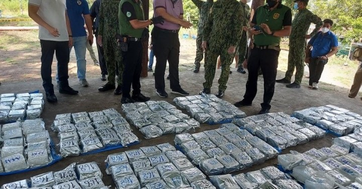 Philippine police kill 4 Chinese nationals in drug sting