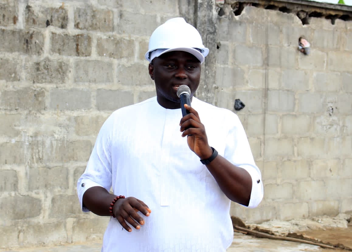 MD/CEO of FineBricks, Deji Adeoye speaking at the event