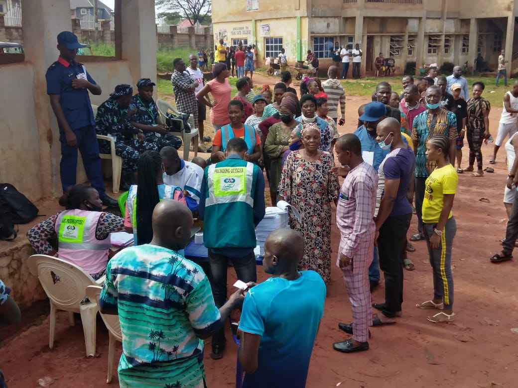 #Anambradecides. Residents voting during election