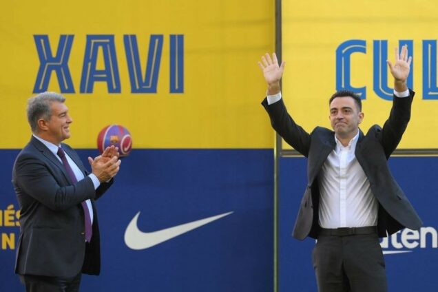 Barcelona officially unveil Xavi Hernandez