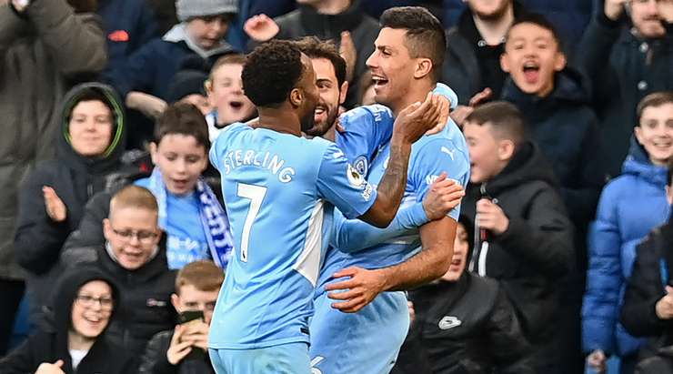 Man. City bash Everton