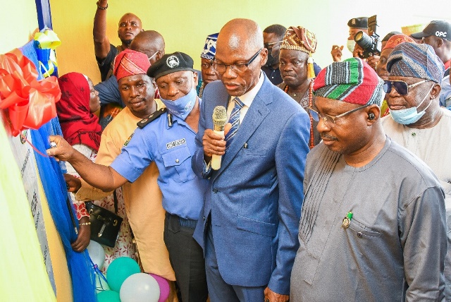 L-R: Special Adviser to the Governor on Commerce, Industry & Cooperatives, Mr. Oladele Ajayi; Lagos State Governor represented by his Chief of Staff, Mr. Tayo Ayinde; Deputy Commissioner of Police (DCP) in charge of Operations, Lagos Police Command, Mr. Ahmed Kontagora and Chairman, Lekki Local Council Development Area, Hon. Razak Kasali during the commissioning of Ise Police State at Ibeju Lekki, Lekki LCDA, on Thursday.