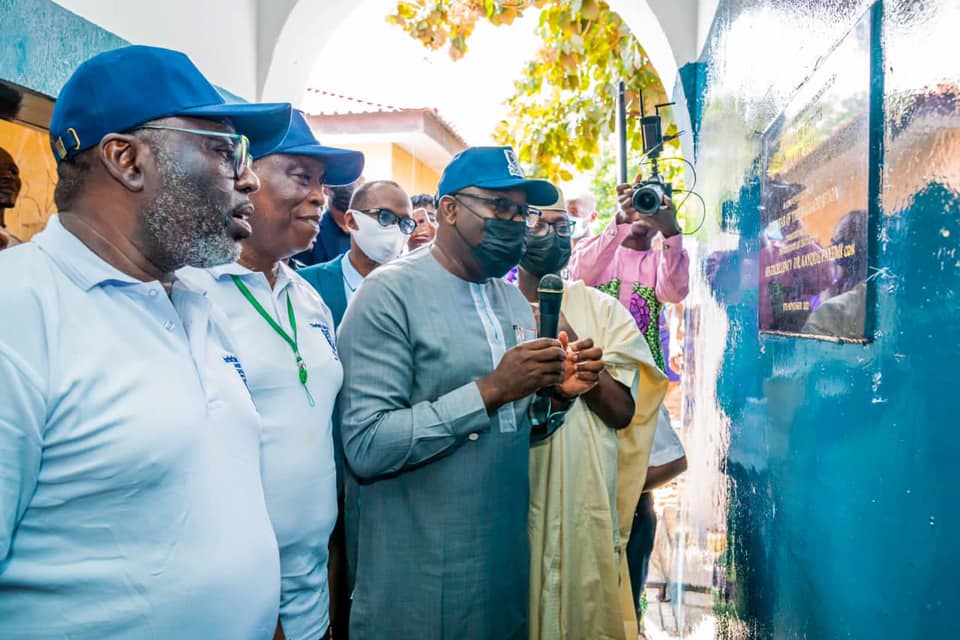Fayemi commissioning of the renovated Archive/Museum building by the Class of 1967/71 in commemoration of their 50th year of their graduation from the School.