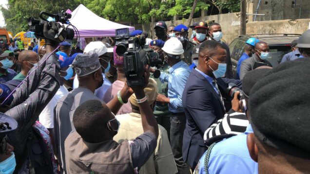 Governor Sanwoolu  at the scene of Ikoyi building collapse