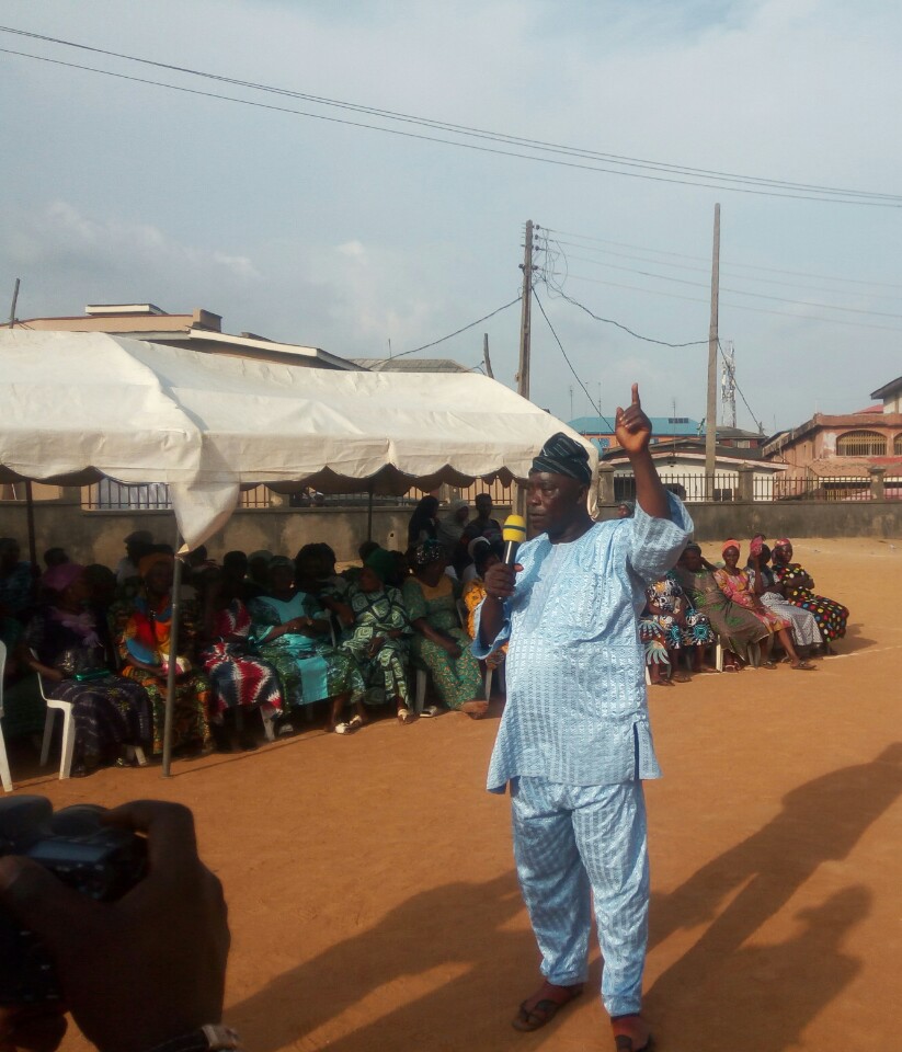 Oworonshoki community holds town hall meeting in support of the chosen King