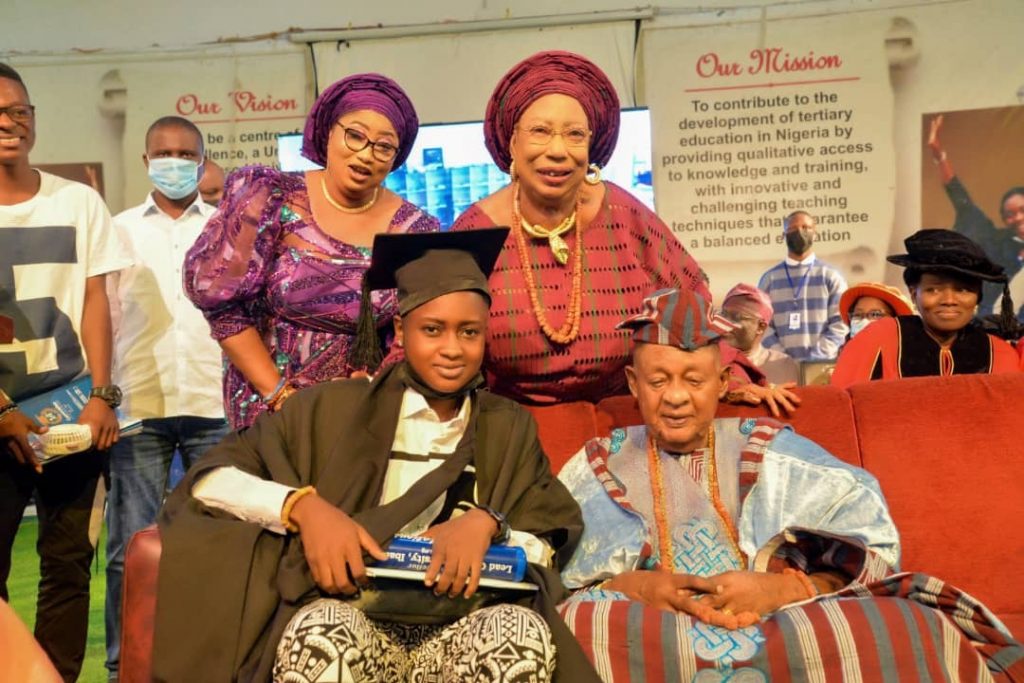 Princess Zainab with her father, Alaafin of Oyo and other Royal mothers at her convocation ceremony recently.