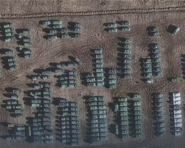 Russian tanks at Ukraine border