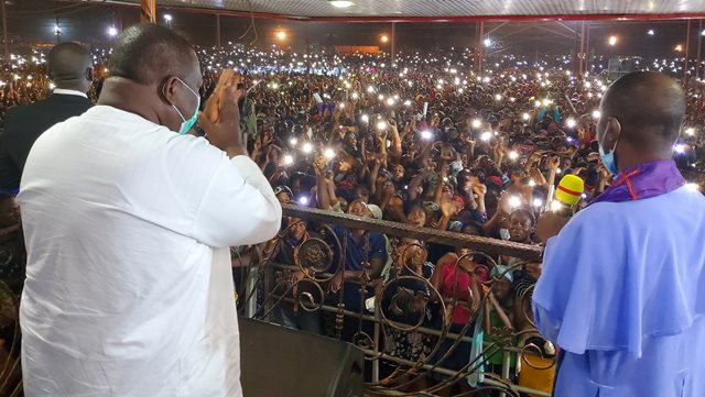 Ugwuanyi wave to the huge crowd