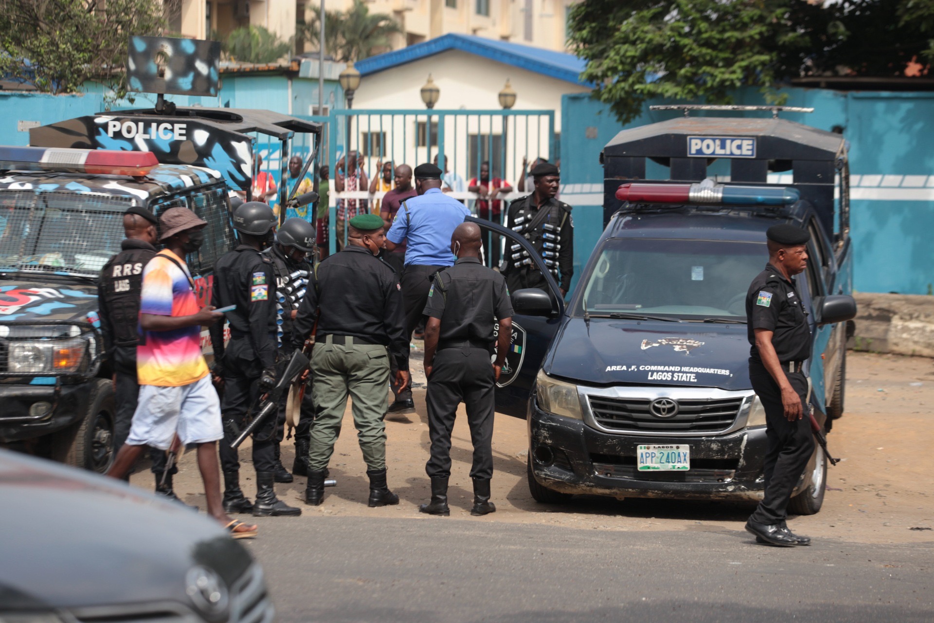 Police protecting FRSC office from rampaging students