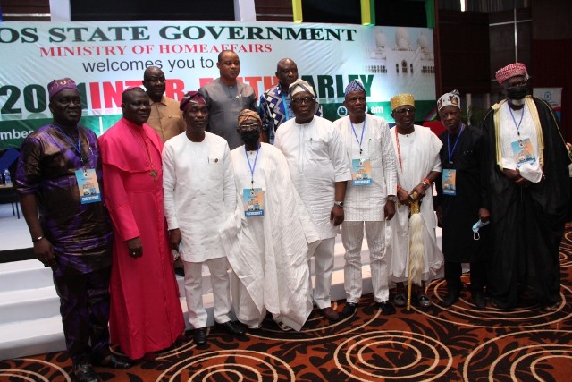 2nd left: The Deputy Governor of Lagos State, Dr. Kadri Obafemi Hamzat, Honourable Commissioner for Home Affairs, Prince Anofiu Elegushi and leaders of Religious Bodies in Lagos State during the 2021 Interfaith Parley organised by the Ministry of Home Affairs at the Lagos Continental Hotel.