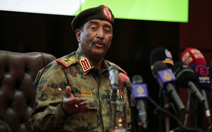 Sudanese security authorities have ordered all foreigners to leave the capital Khartoum and the surrounding region within two weeks