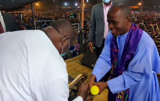 Mbaka prays for the governor