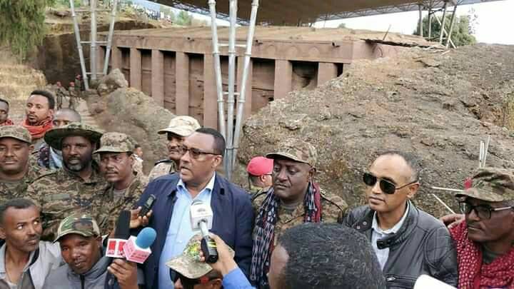 Demeke Mekonnen Hassan, middle in Lalibela