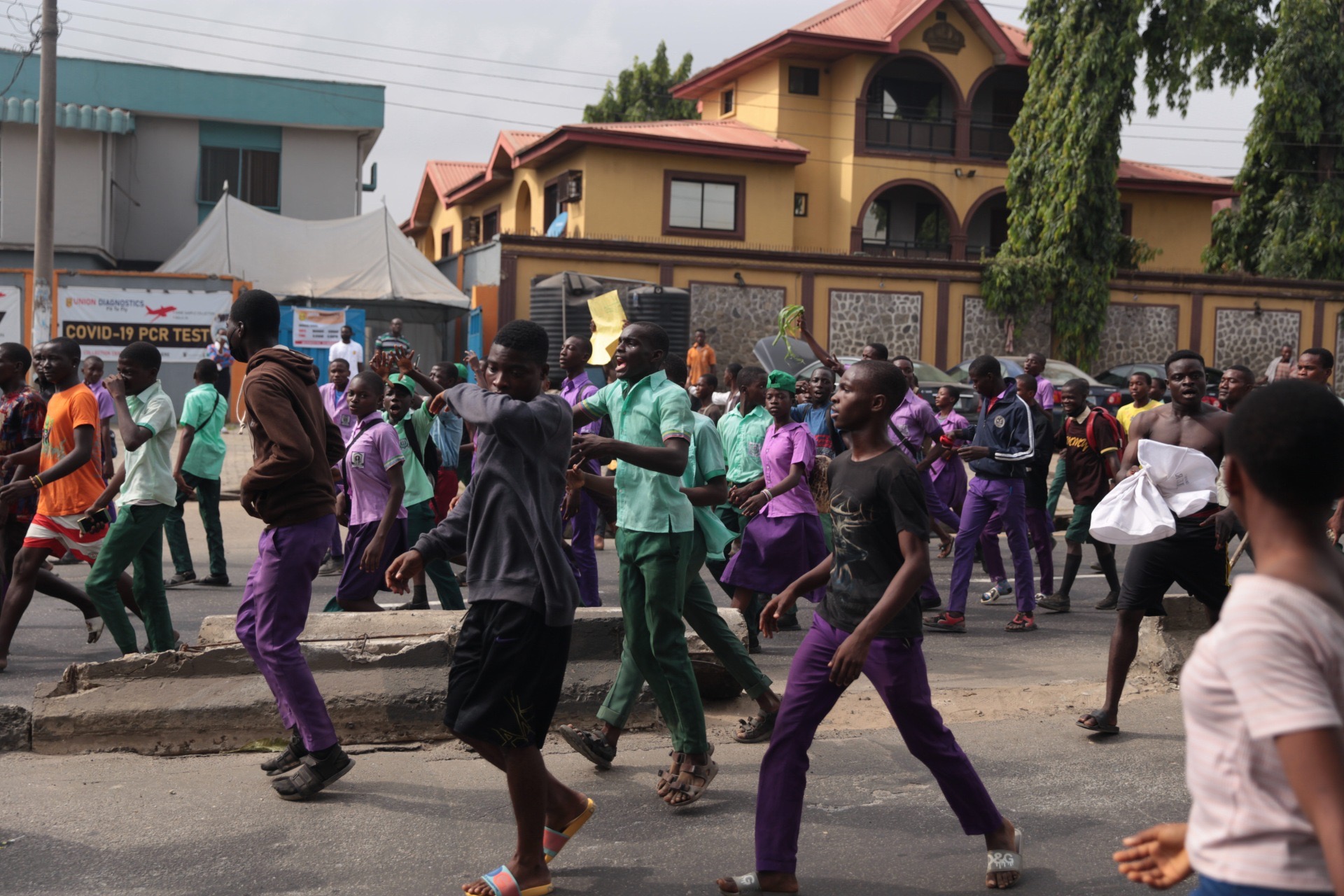 Students on rampage in Ojodu