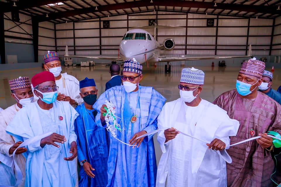 The President with R-L: Borno State Governor Prof. Babagana Zulum, Kaduna State Governor H.E. Nasir El-Ruufai and Chairman Oriental Energy Alh. Dr. Muhammadu Indimi during the commissioning of Muhammadu Indimi Centre for Distance Learning, University of Maiduguri in Borno State on 23rd Dec 2021