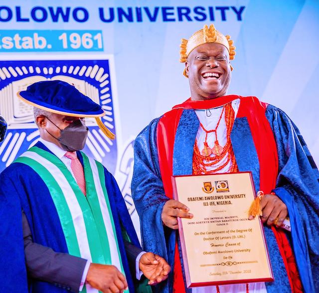 Osinbajo and Oba Ogunwusi at the OAU convocation on Saturday