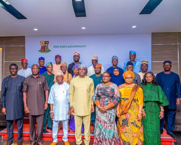 Oyo state cabinet with Makinde in centre first rrow