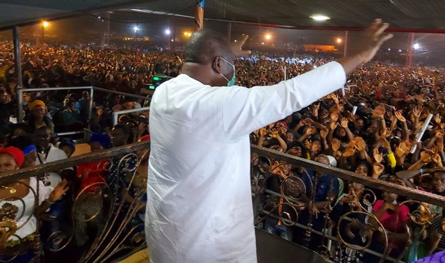 Ugwuanyi waves to the crowd