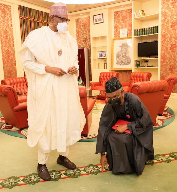 Respect:El-Rufai kneels for President Buhari