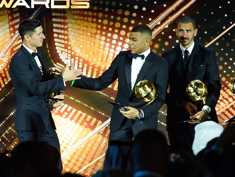 Robert Lewandowski and Kylian Mbappe at the Dubai Globe Soccer Awards