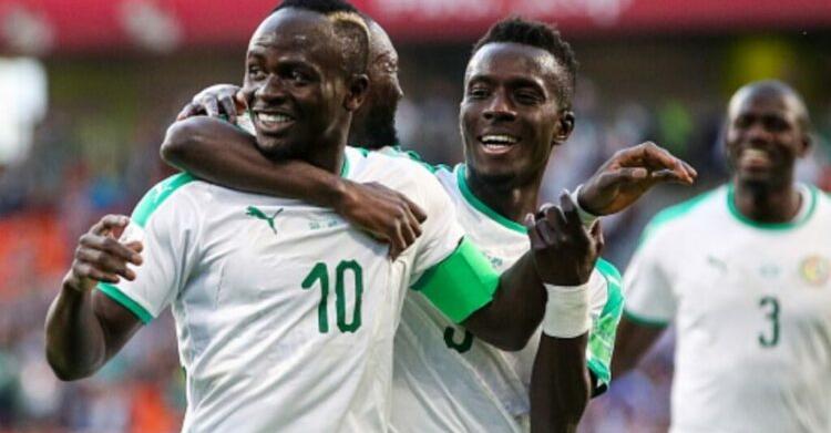 Sadio Mane and Senegal team mates