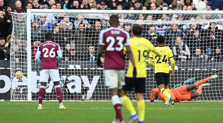 West Ham stun Chelsea