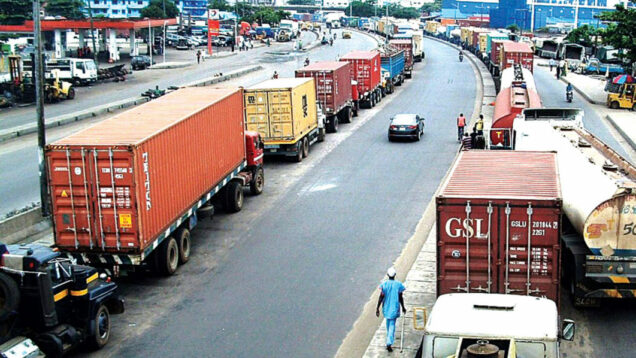 Trucks on Apapa road in Lagos: Truck owners to battle NPA over e-call up system