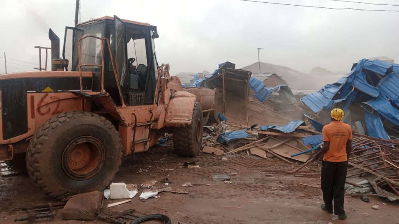 Demolition of shanties in Abuja continues