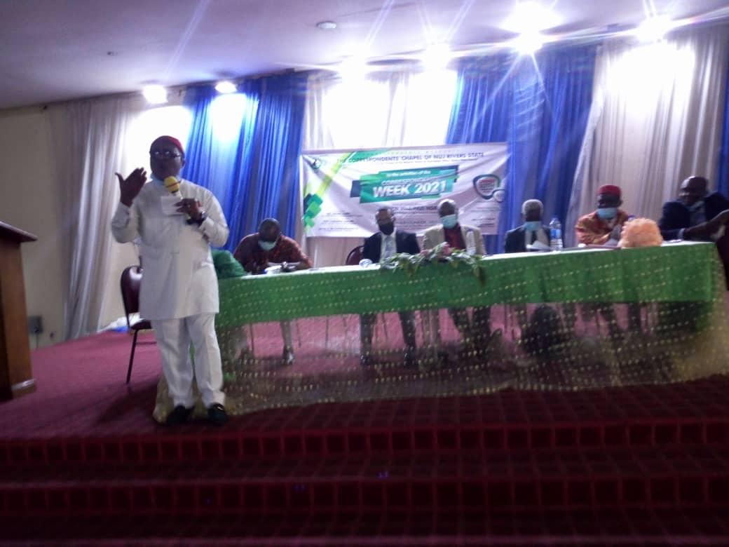 Head, Corporate Communications of Ndorama Petrochemicals, and former General Editor,Newswatch magazine, Dr Jossy Nkwocha delivering lecture.