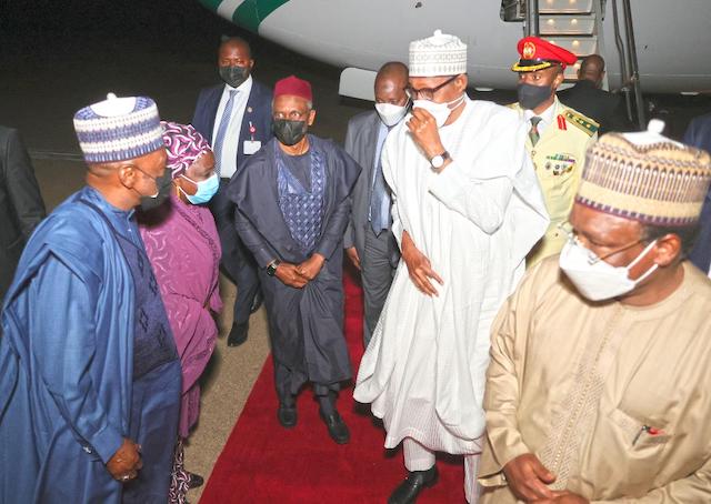 Buhari with Governor El-Rufai, the deputy governor Hadiza Balarabe and other officials