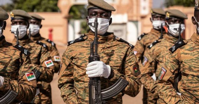 Burkina Faso soldiers: Mutiny in Ouagadougou