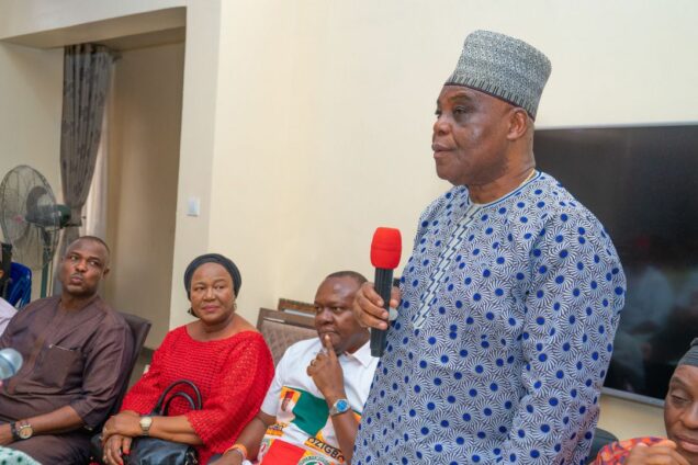 From right: Dokpesi, Ozigbo and others during the meeting in Anambra