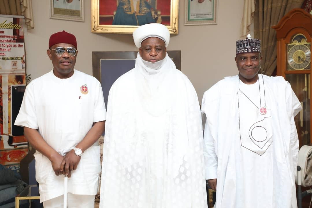 L-R: Governor of Rivers State, Nyesom Ezenwo Wike; His eminence, Alhaji Muhammad Sa'ad Abubakar, Sultan of Sokoto and Governor of Sokoto State, Rt. Hon. Aminu Waziri Tambuwal during the governors courtesy visit to the Sultan's palace in Sokoto over the weekend.