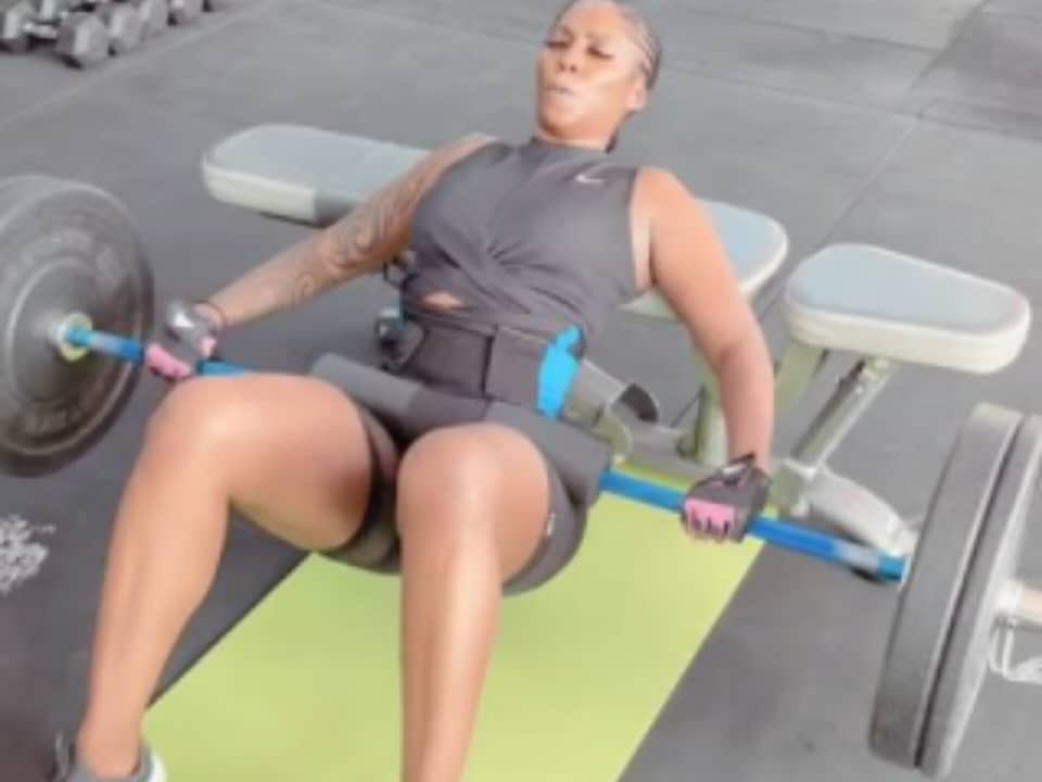 Afrobeat queen display strength in weight lifting 