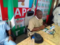 Chief Emeka Beker speaking during the inauguration of new State EXCO at APC Secretariat in Port Harcourt