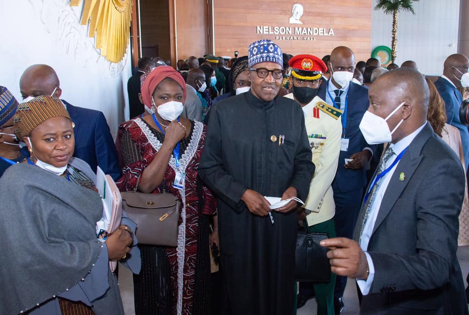 The president with Nigerian entourage