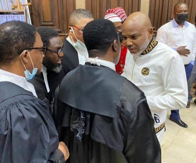 IPOB leader, Nnamdi Kanu and his lawyers in court