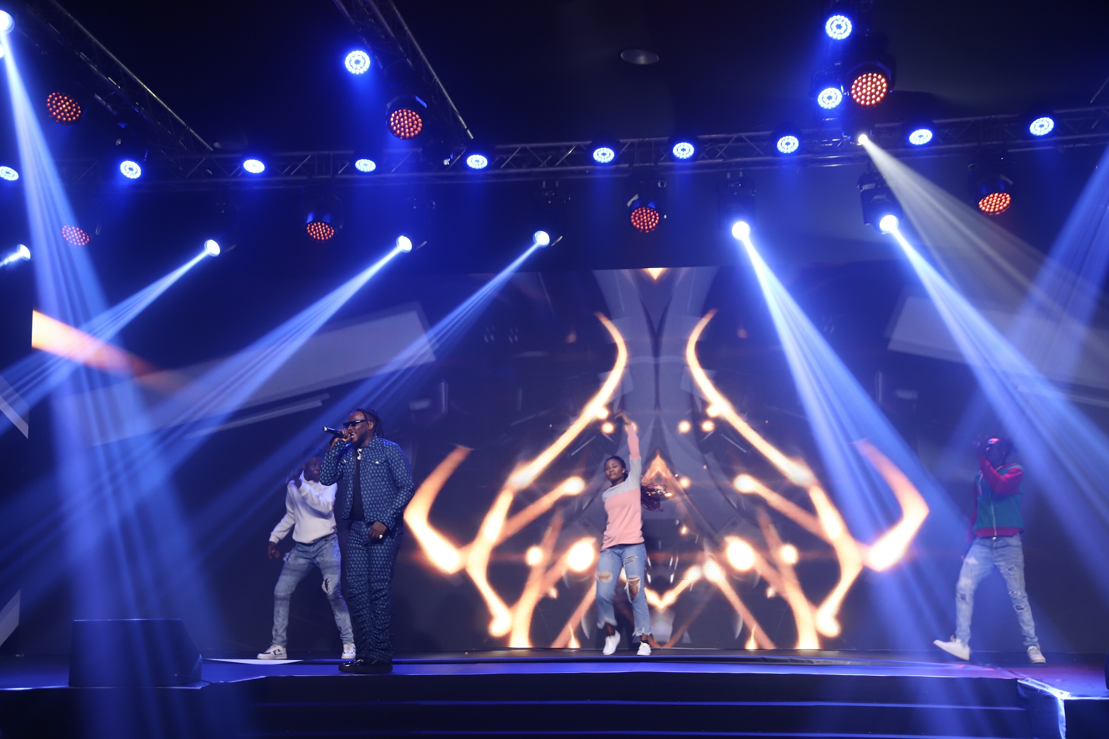 Perruzzi performing live at The Future Awards Africa 2022
