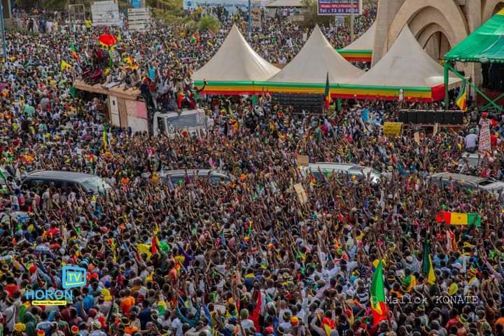 Protesters in Bamako against France and Macron