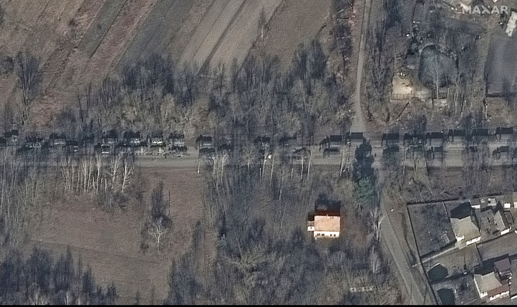 Russian tanks and ground forces moving to Kyiv