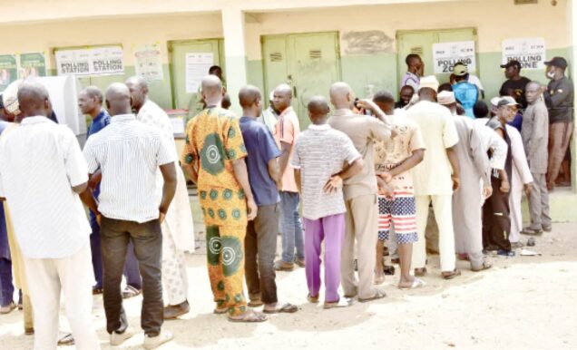 Voters lined up to cast their vote in Karmo during the FCT area council election yesterday Photo by Onyekachukwu Obi