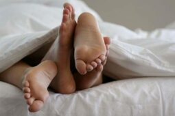 couple-feet